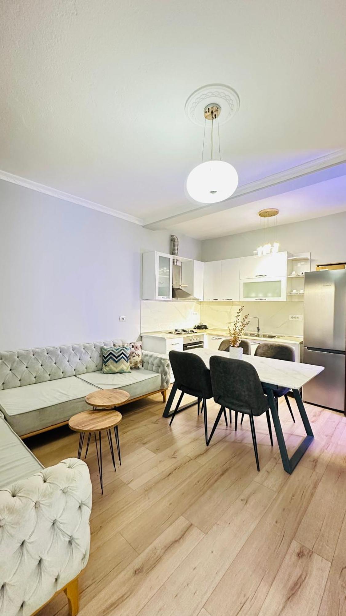 Bllok: Central Cozy Stay, 24/7 Self Check-In 地拉那 外观 照片