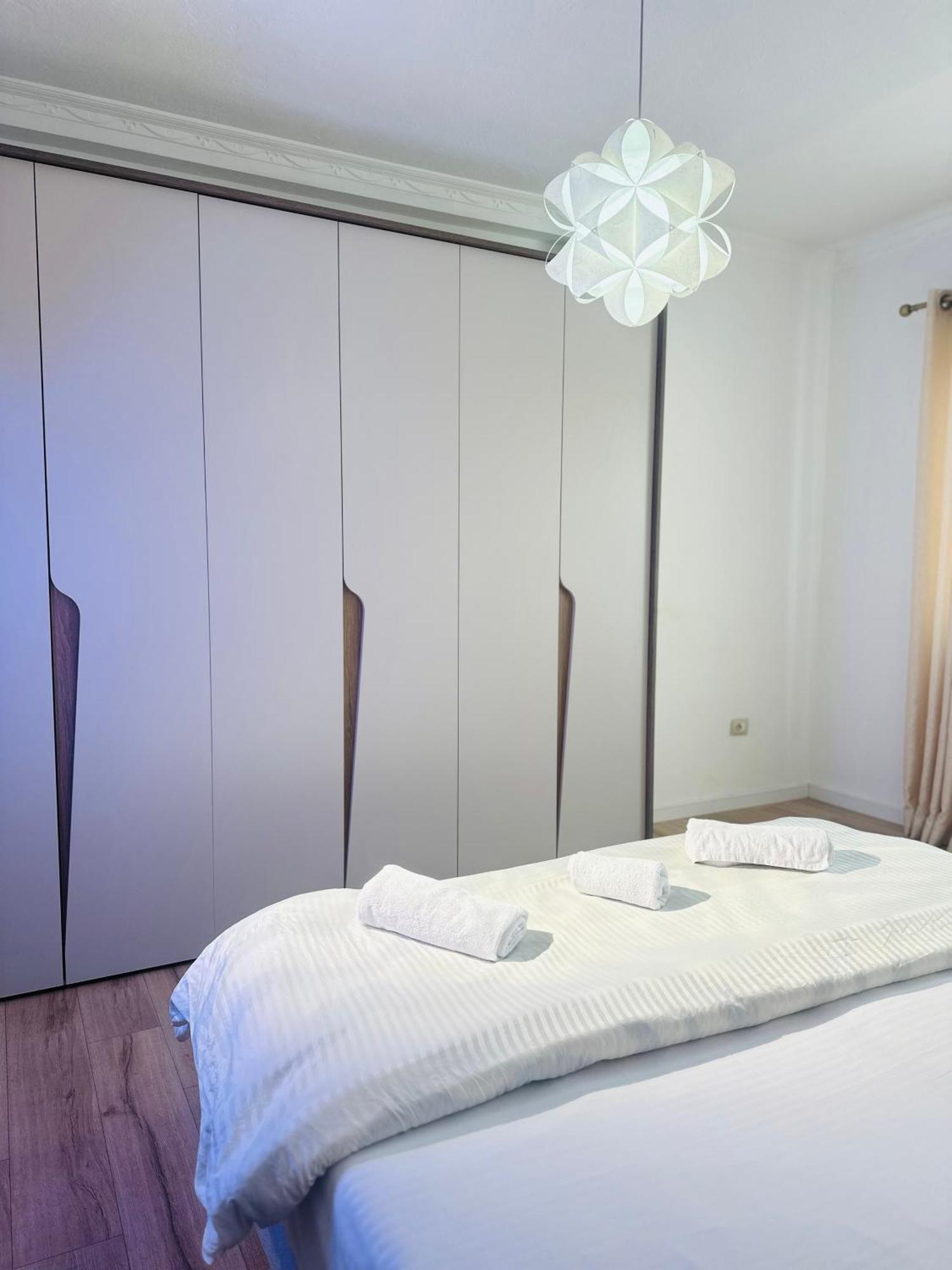 Bllok: Central Cozy Stay, 24/7 Self Check-In 地拉那 外观 照片