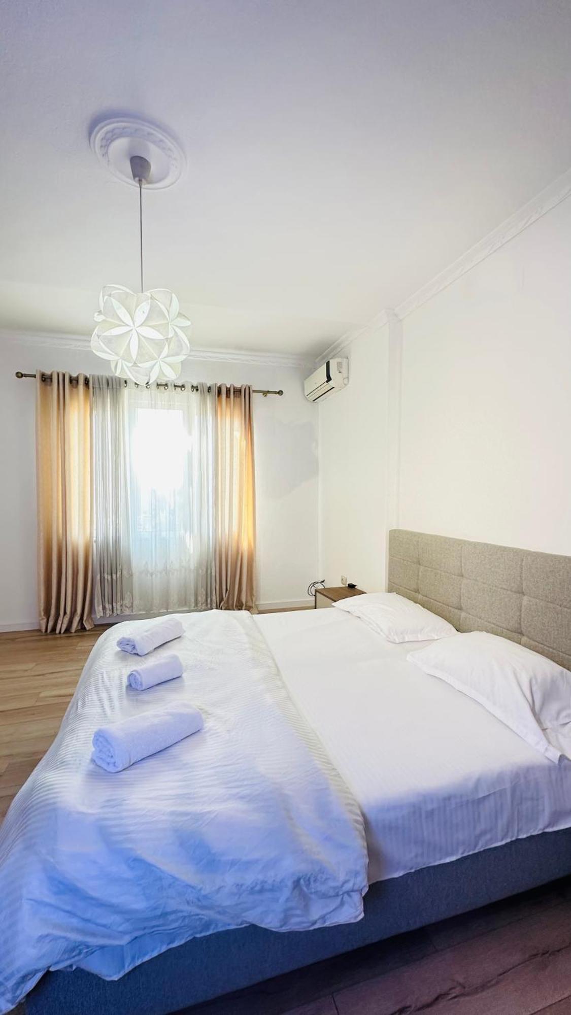 Bllok: Central Cozy Stay, 24/7 Self Check-In 地拉那 外观 照片